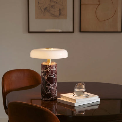 Kabellose Tischlampe aus Marmor und Glas