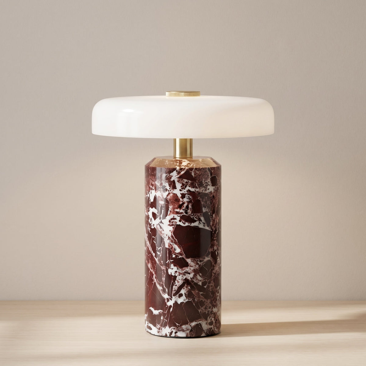 Kabellose Tischlampe aus Marmor und Glas