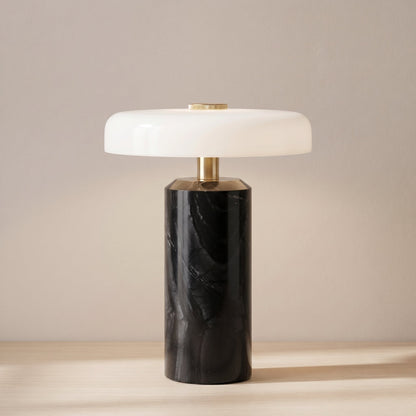 Kabellose Tischlampe aus Marmor und Glas