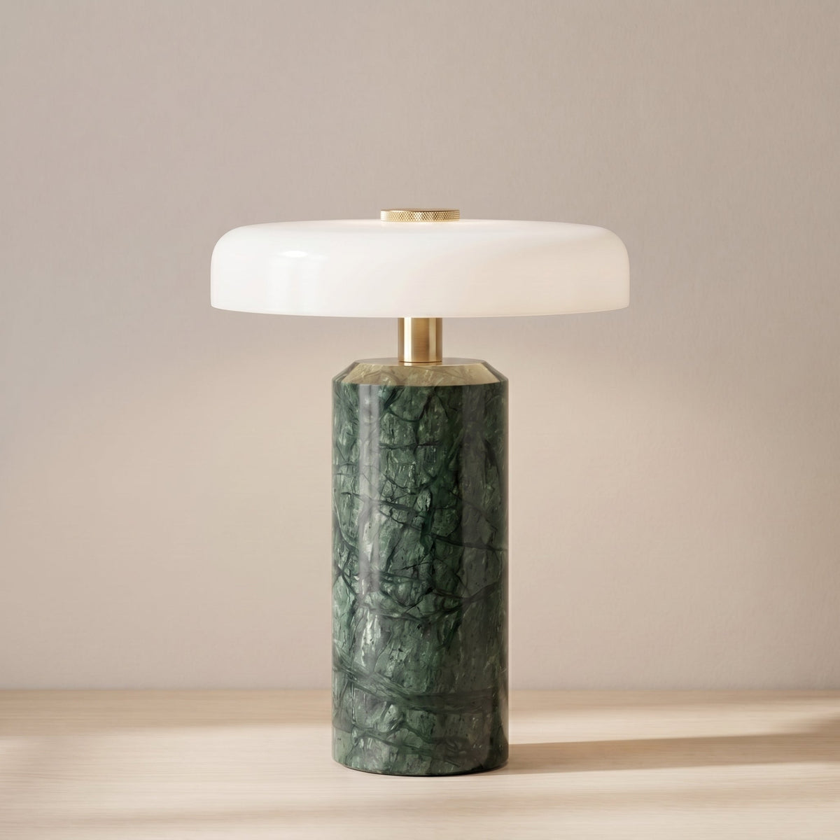Kabellose Tischlampe aus Marmor und Glas