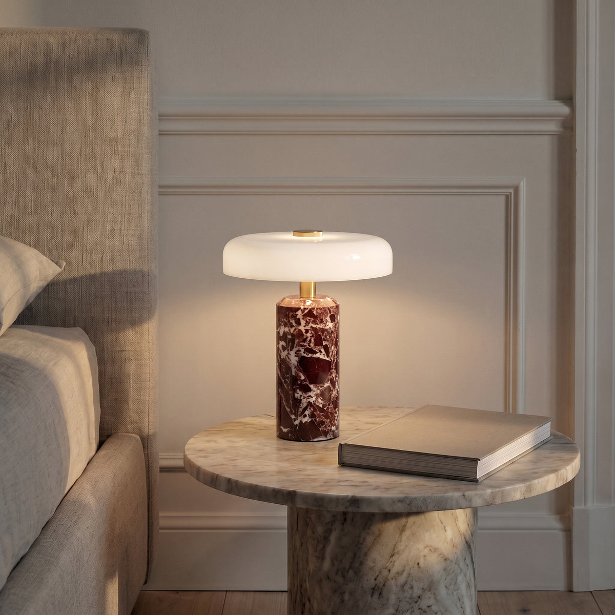 Kabellose Tischlampe aus Marmor und Glas